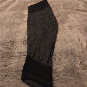 Lululemon crop black leopard leggings